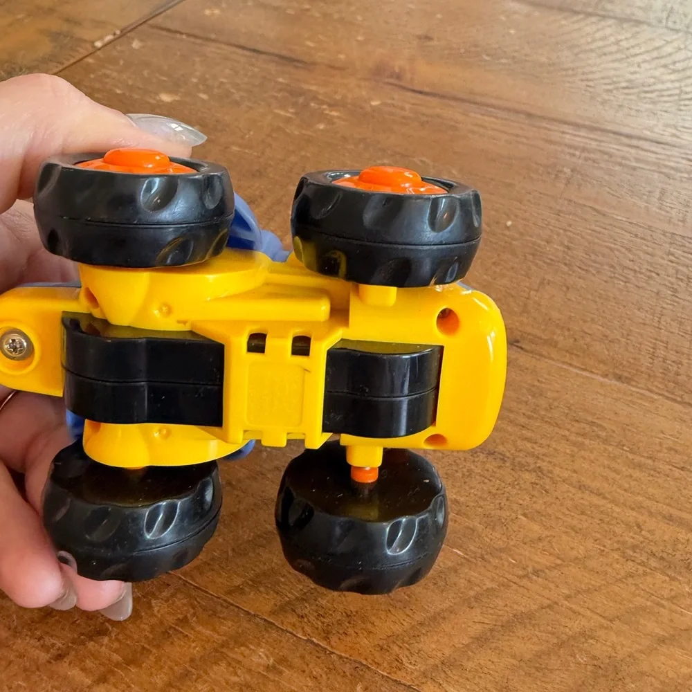 HUILE TOYS Push Powered Tractor Only as is